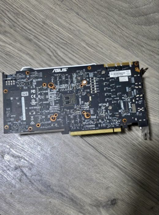 Asus Gtx 1070 8GB  256bit ca nouă