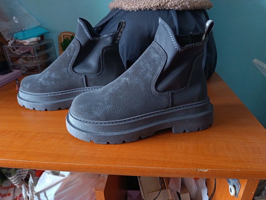 Botine nr 40 NOI