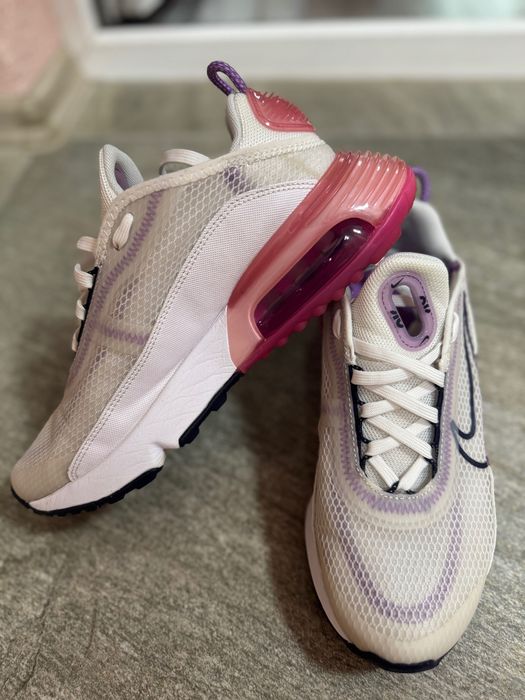 Дамски маратонки Nike 290