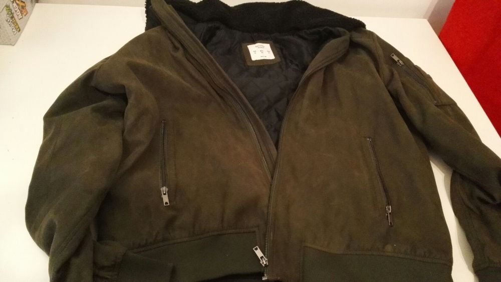 Geaca Bershka marimeaXL