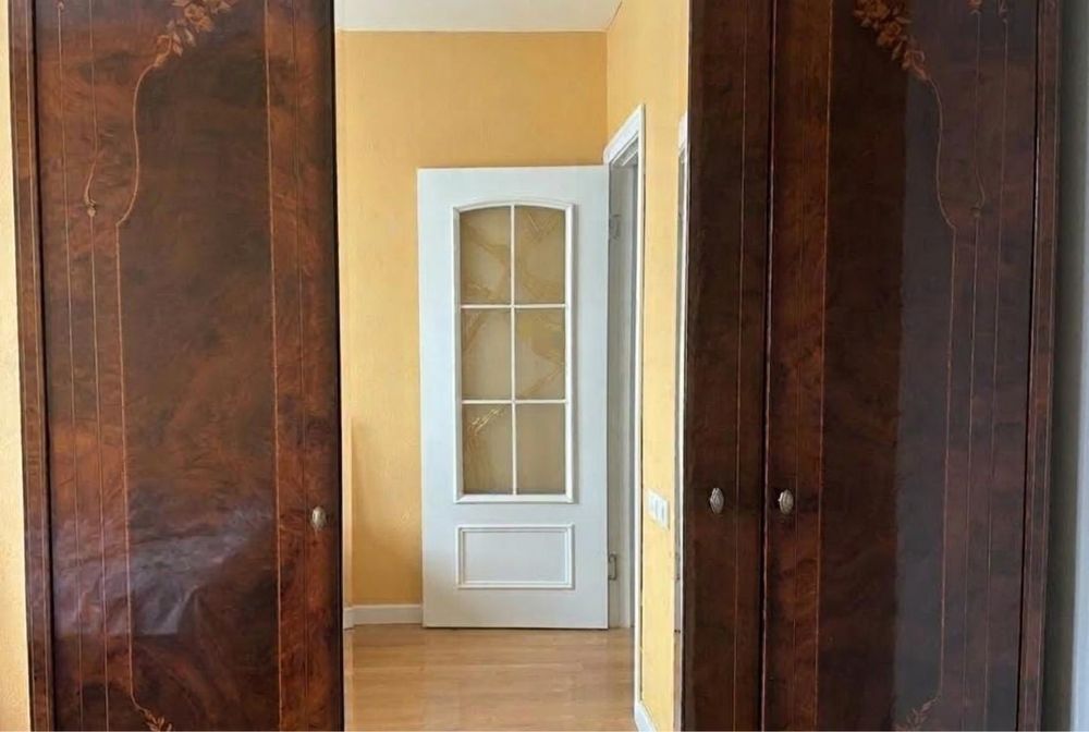 Продам спальный гарнитур