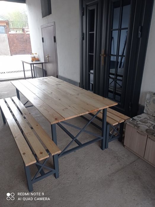 Стол со стульями