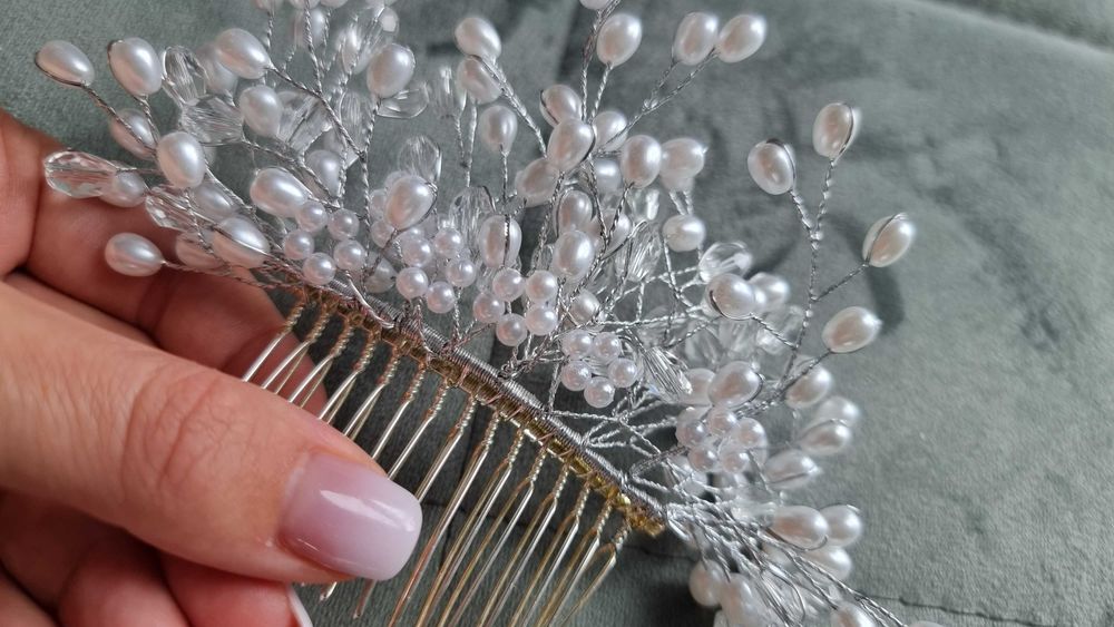 Accesoriu superb din perle pentru coafură mireasă