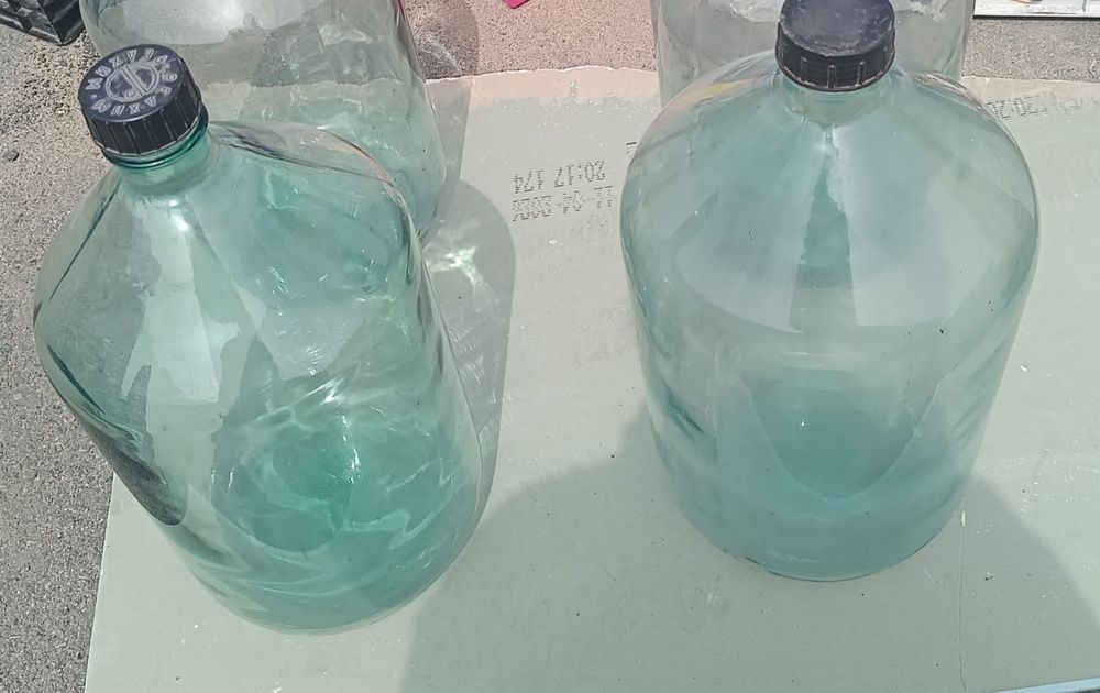 Продам самовар, бутыли советские , пылесос