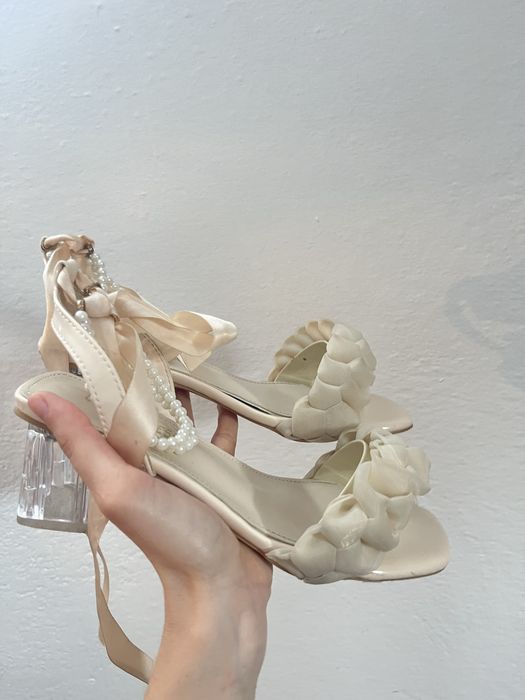 Туфельки на широком каблуке