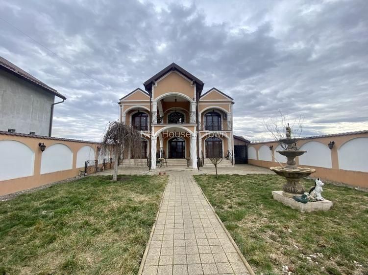 Vilă stil  baroc de vânzare