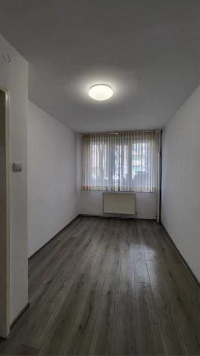 Apartament 3 camere de vânzare