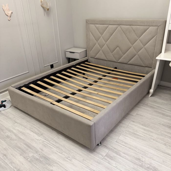 Продам коовать для спальни