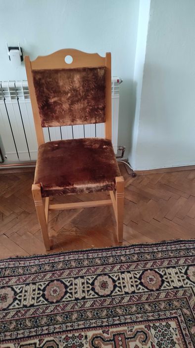 Трапезни столове