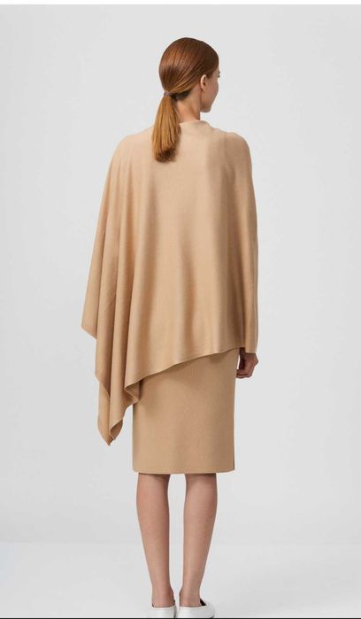 Vând cartigan rosu, poncho bej damă cu etichetă