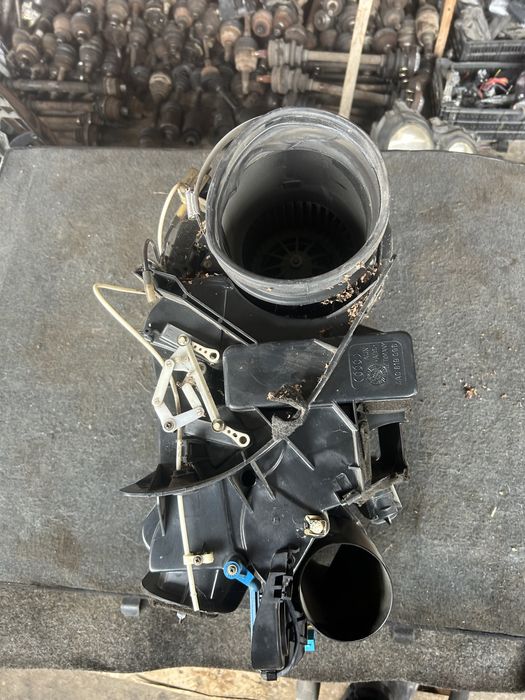 Ауди А.6 С.4  кузов печка корпус комплект отправка есть все регион