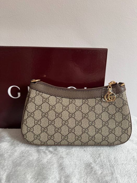 Нова сладка чанта на Guess