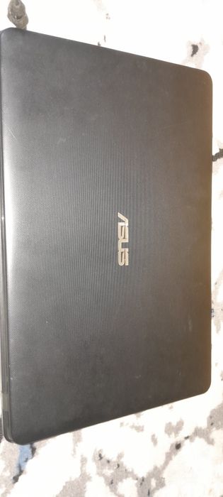 Asus notebook sotiladi