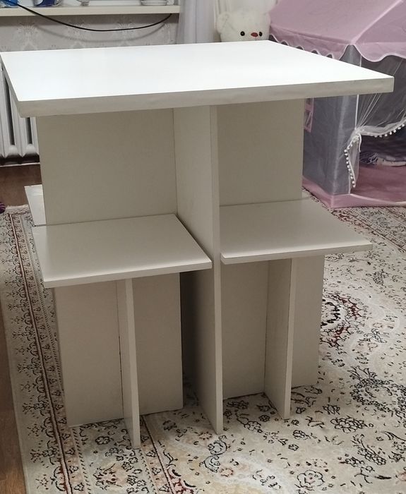 Кухонный(обеденный) стол с 4 табуретками