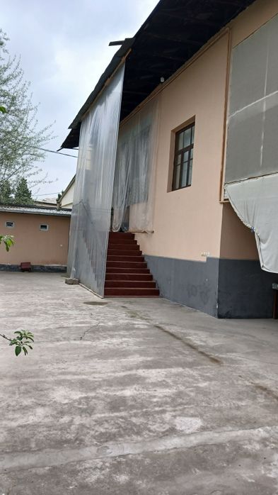 Sotiladi sergeli Bobur mahalla