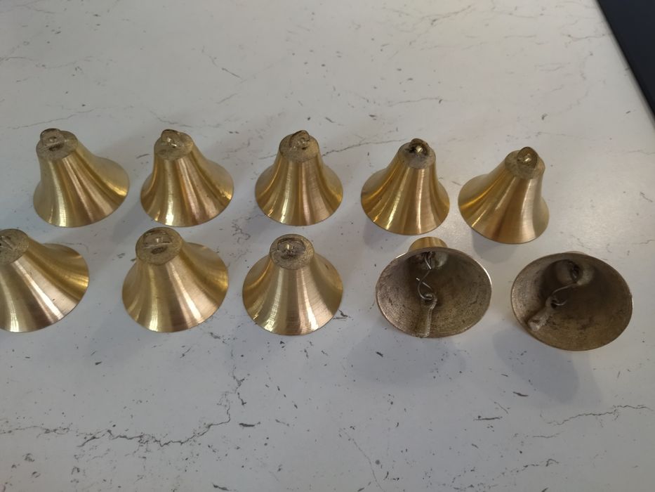 Звънци, чанове, хлопки