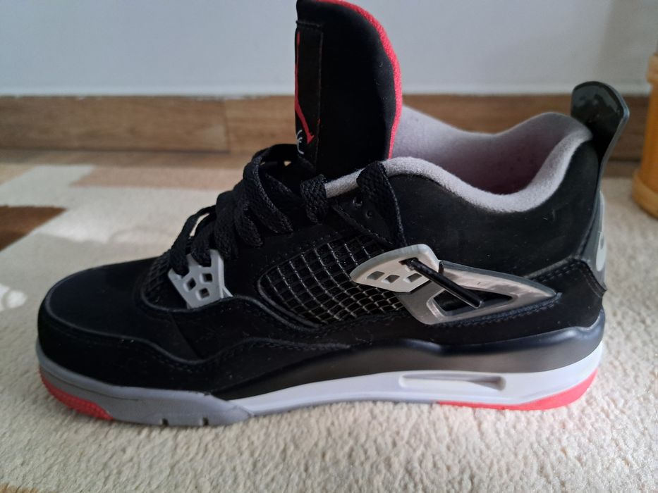 Nike Air Jordan 4 Bred