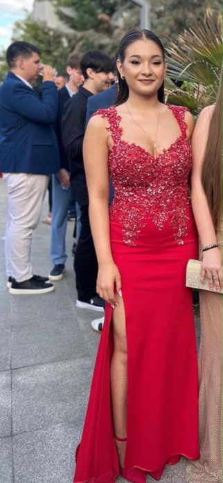 Rochie de ochazie purtata o singura data , rochita mai are inca o fusta lare se leaga in talie