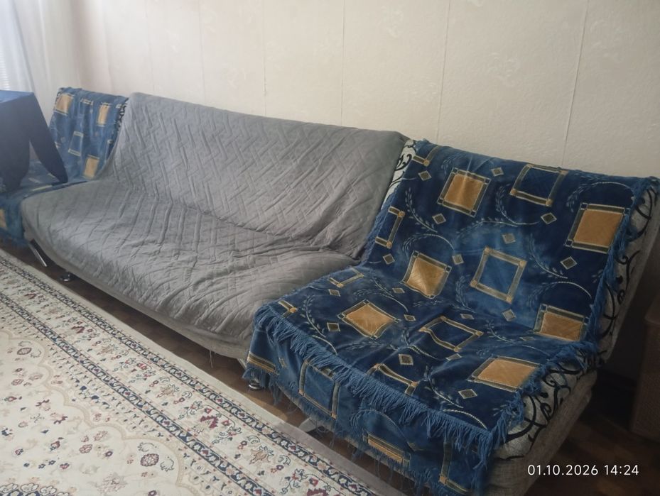 Продам диван, кровать, стойку