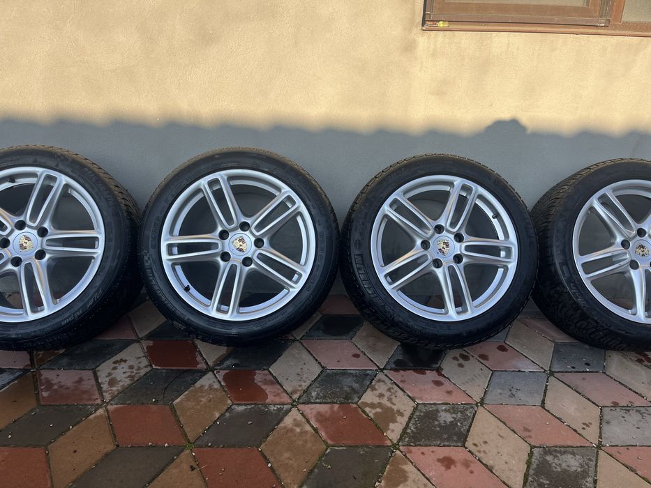 Jante aliaj R19 in 2 latimi Porsche
