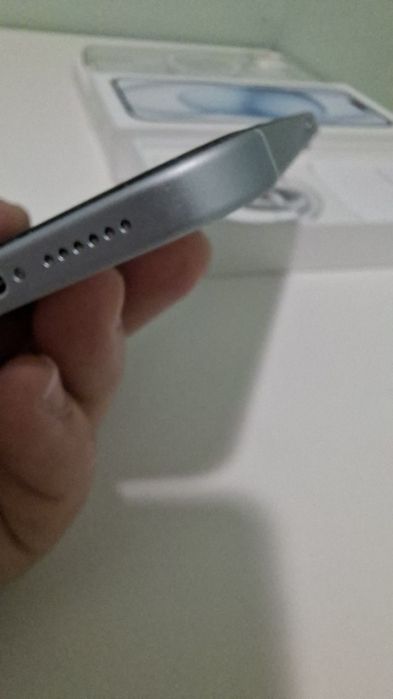 iPhone 15 Plus 128 GB, перфектен + оригинален MagSafe калъф