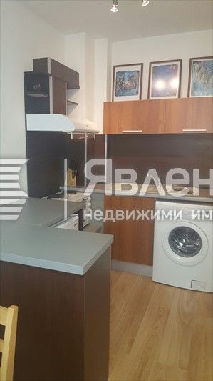 Дава се под наем Двустаен апартамент в Варна, Гръцка махала - 60 кв.м за 355 € - Снимка #2