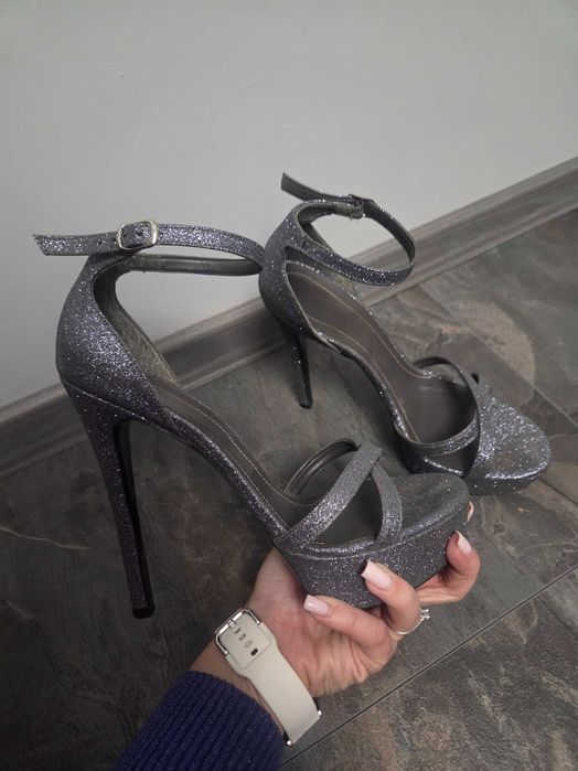 Дамски обувки с ток