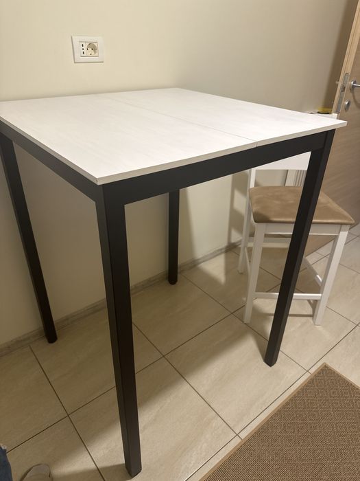 De vanzare masa 80x80 blat iar 105 cm inaltime