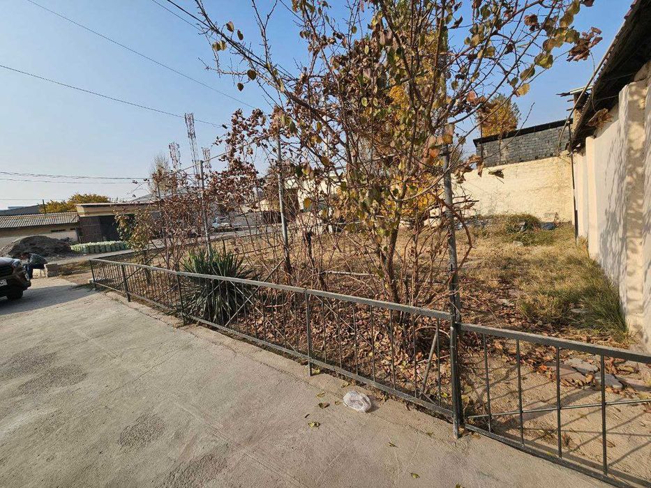 Sergeli ,Sputnik 16. 3,6 sotix maydondagi  6 xonali ajoyib uy sotaman.