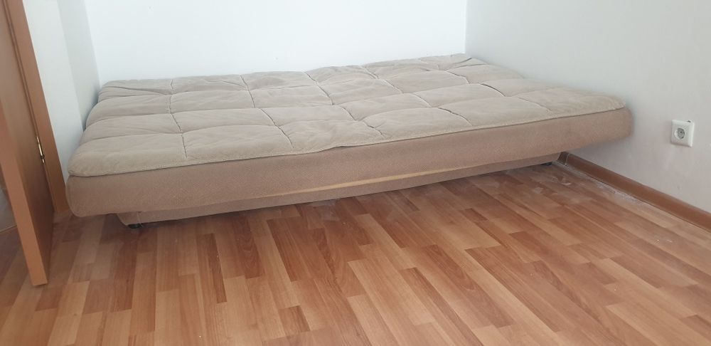 Продам диван в хорошем состоянии