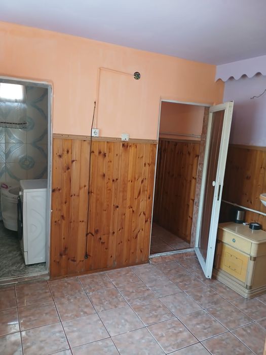 Casa de vanzare targu-jiu str.pandurașu nr1A la 3 minute distanta de centru