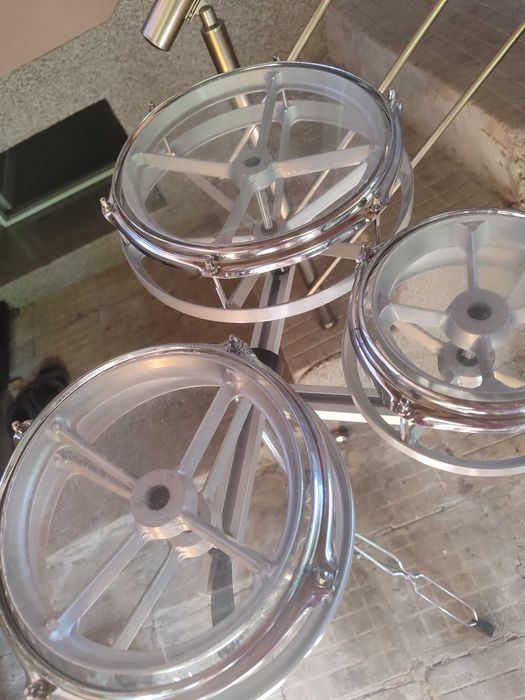 Барабани               .