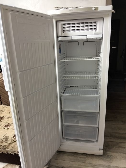 Морозильная камера Indesit