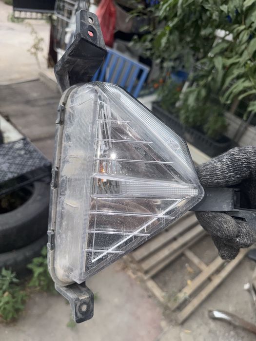 Продам правую противотуманную фару