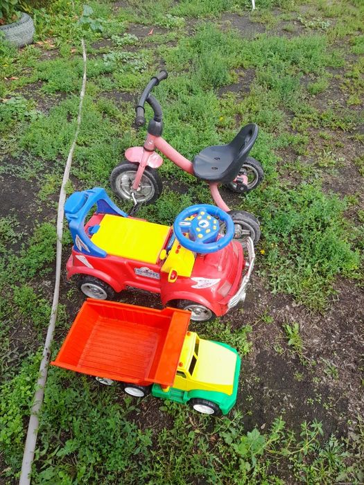 Велосипед и машинки