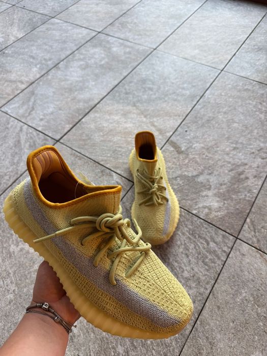 Yeezy 350(nou nout,marimea 43)