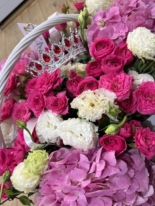 Цветы в корзине Астана