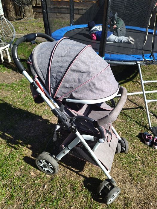 Продам прогулочную коляску