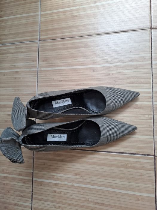 Pantofi MaxMara.