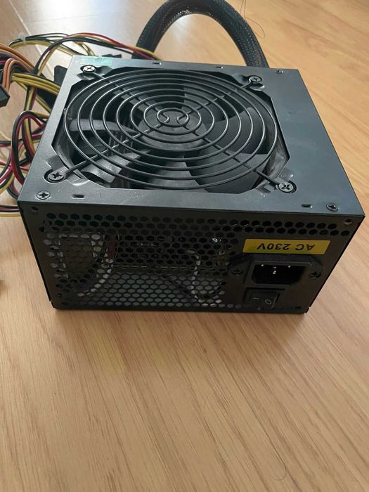 Carcasa gaming Genesis Titan 800 Green + sursa IGGY 550W