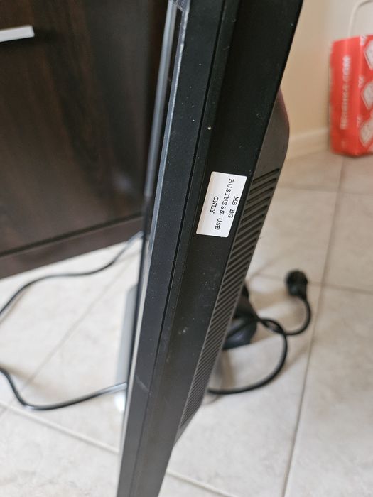 Монитор HP l2208W