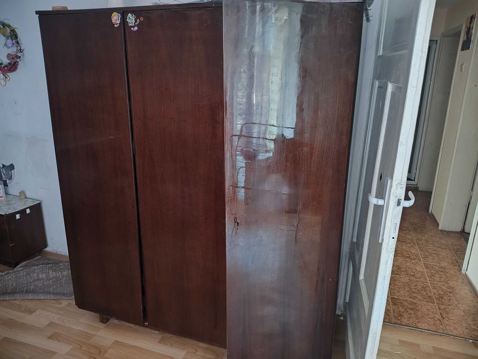 Легло/Гардероб/шкаф поотделно или заедно –запазени и здрави