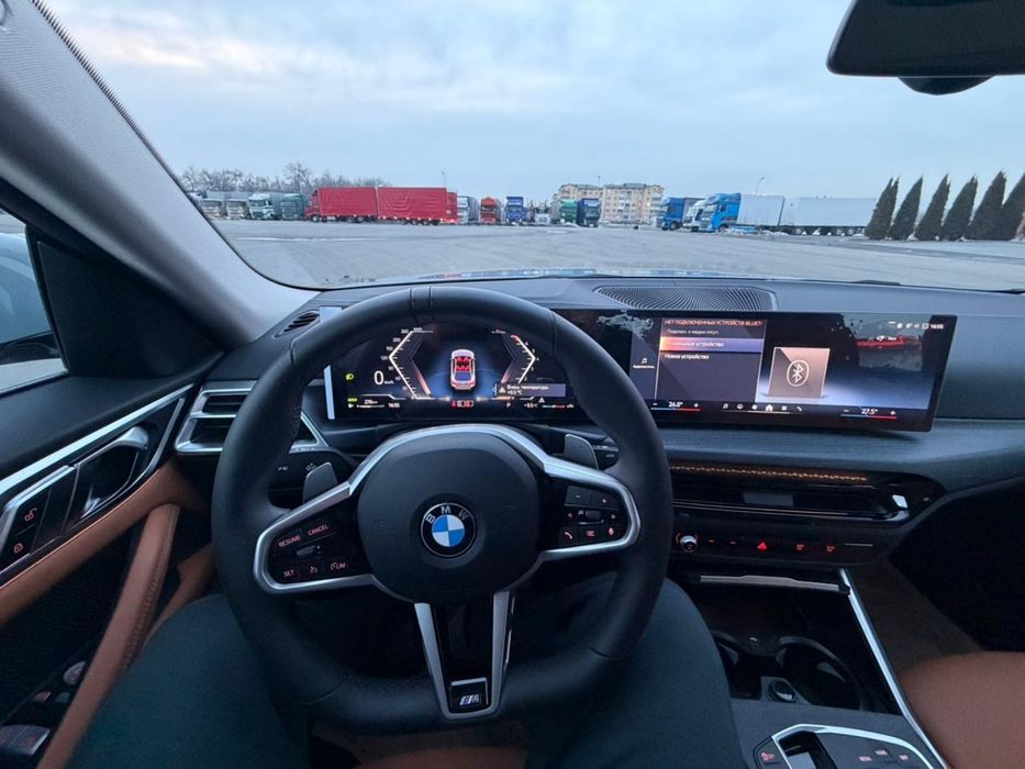 Автомобиль BMW 425i