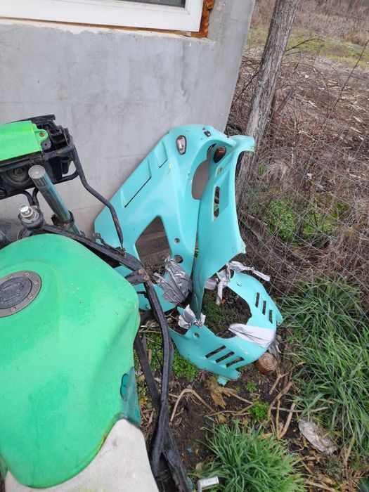 Vând suzuki gsxf 600 pentru piese 1500 lei negociabil