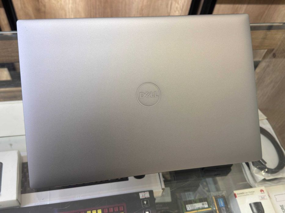 DELL Precision 5680 Core i9-13900H ram 32 ssd 1Tb  RTX 2000 8gb