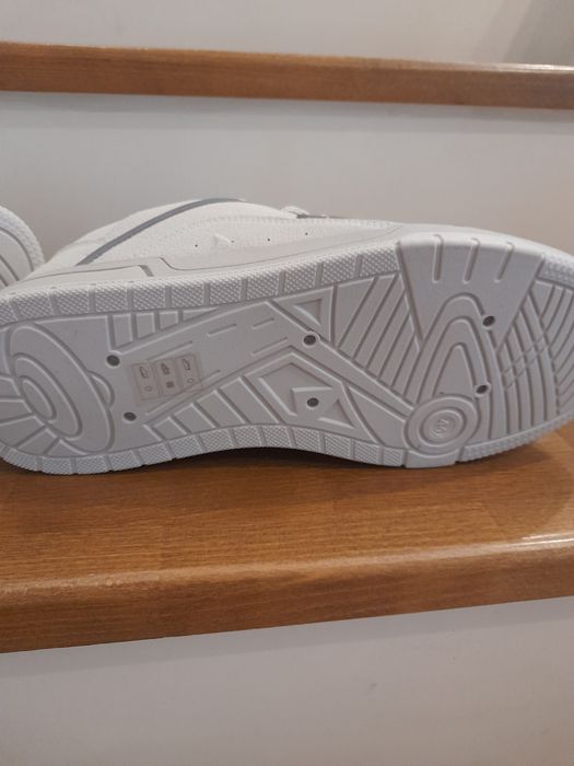 Adidași Cropp ,noi.