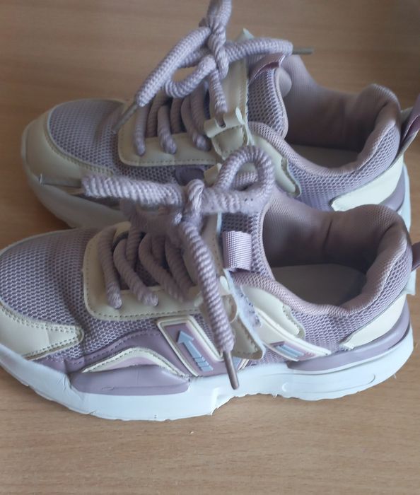 Кроссовки 35 размер