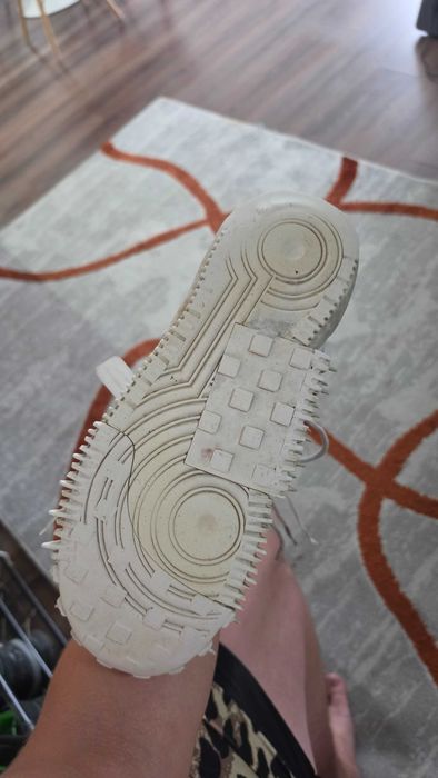 Vand adidasi off white albi