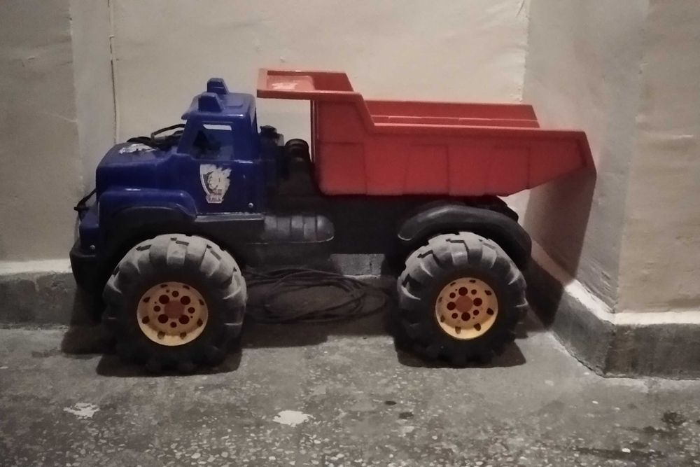 Детски колела,тротинетка,много голям самосвал/камион, тротинетка и др.