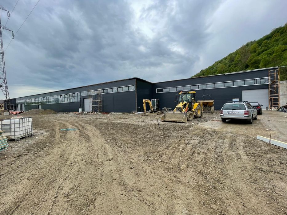 Vand Hala Metalica cu panouri sandwich completa la gata